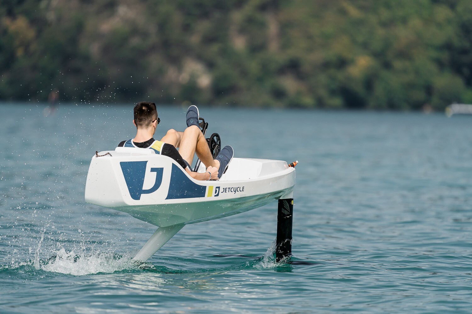 JetCycle hydrofoil is the recumbent bike that soars over water